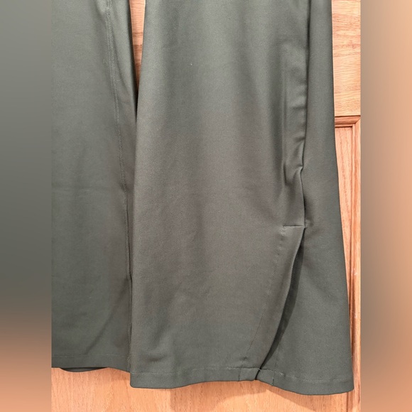 YPB sculptLUX Split-Hem Flare Legging - Picture 2 of 8